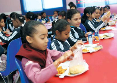 الحكومة توسع برنامجها الوطني للتغذية المدرسية